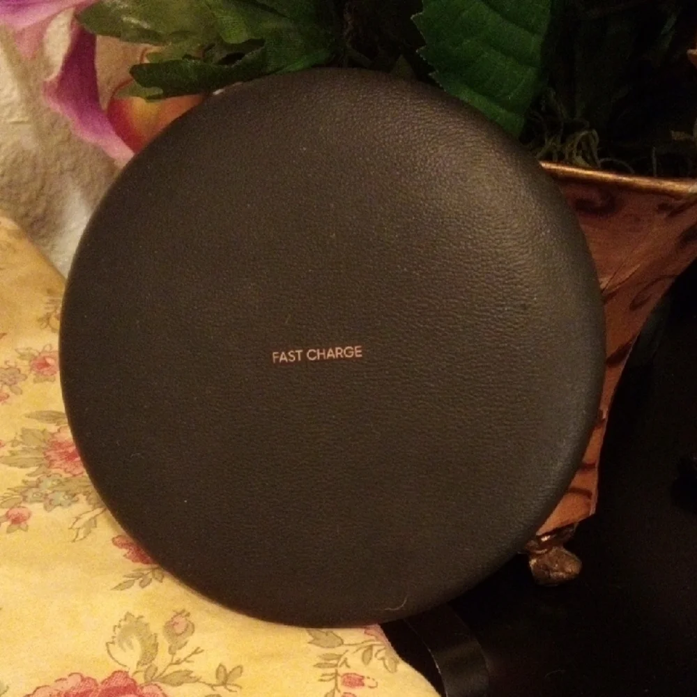 Samsung Black Wireless Fast Charger
